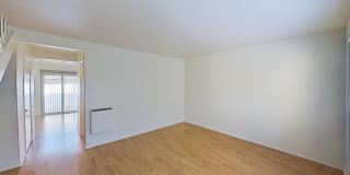 Move-in Special: 8 Albany, Irvine: Charming 2 Bed 1.5 Bath Townhome in El Camino Real! Gallery 3