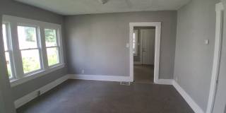 813 E Lawrence St Gallery 11