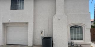 3 bedrom 2.5 bath Gated Community Townhome with community  Pool, Spa & Private Garage Gallery 3