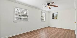 Three Bedroom Cottage in Country Club Village Gallery 11