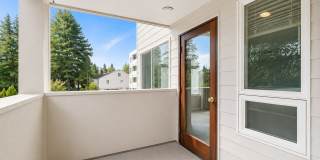 Amazing 2bed/1.5bath Condo Unit with Private Balcony in Meridian Park! Gallery 30