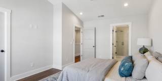Beautiful Charlotte Park Townhome With Two Car Garage Gallery 31