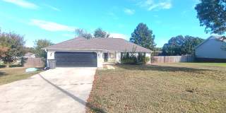 Inviting 3-Bedroom Home with Garage & Fenced Backyard Gallery 1