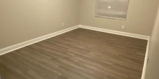 Great 2/2 condo in Pershing point Lake view  with updated Flooring Gallery 7