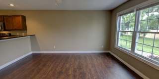 Gorgeous 3 Bedroom Townhome Gallery 9