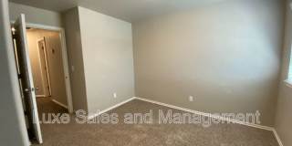 749 SW 14th St Gallery 12