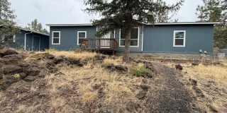 Updated 3 Bed/2 Bath Home in Romaine Village with Garage Gallery 1