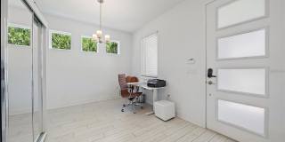 2587 TEMPLE Street Gallery 10