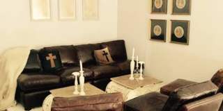 This is a great opportunity to rent a 2 bedroom at a competitive price in Tarzana. Gallery 4