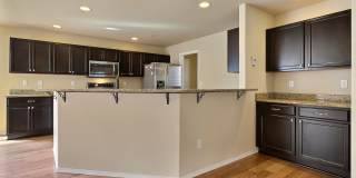 Open Floor Plan Home!  3 Bedroom, 2.5 bath with Loft Gallery 9
