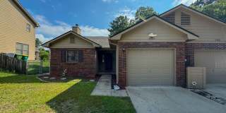 Charming 3 Bed 2 Bath Duplex in Gated Community Gallery 1