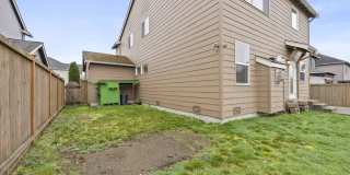 Spacious 4-Bed Puyallup Home For Rent | 3-Car Garage & Quick Commute to JBLM! Gallery 39