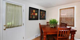 Crestwood Apartments Gallery 11