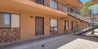2-bedroom, 2-bathroom in Prime location! Gallery 1