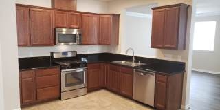 4 BED 2.5 BATH TOWNHOME WITH SOLAR PANELS Gallery 1