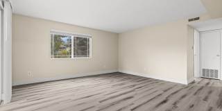 Creekside Gallery 18