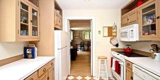 434 BELLEVUE Avenue Gallery 16