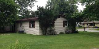 Large 3bd/1bth Single Family Home Near Caterpillar/Newtown Fitness Gallery 1