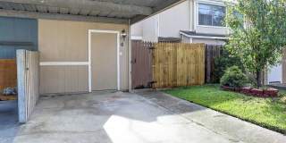 3 bed/1.5 bath townhome right off of I-49 Gallery 13