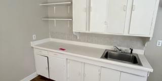 Adorable One Bedroom Duplex! Gallery 10