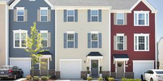 Modern Townhome near RTP - 3 Bedrooms, 2.5 Bathrooms, Bonus Room and Fenced Backyard! Gallery 1