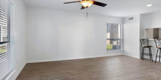 LSU 1 Bedroom UPDATED Condo for Lease Gallery 7