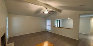 PRELEASING FOR MID AUGUST! Cozy 3/2 in the Heart of South Austin! Gallery 13