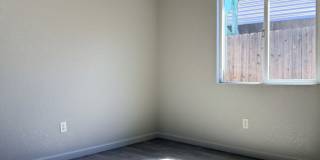 4/2 with open floor plan Available NOW!! Gallery 15