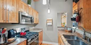 411 W Ontario Street Gallery 14