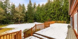Private 4 Bedroom Retreat on 5-Acres Cottage Lake Gallery 5
