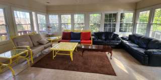 Room in 4 Bedroom Home at Edith Ave Gallery 20