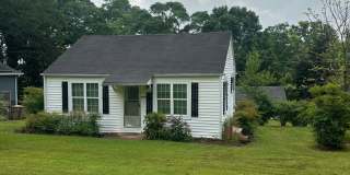 Charming Home in Downtown Flowery Branch! Gallery 1