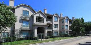 Village on the Parkway Apartments Gallery 4