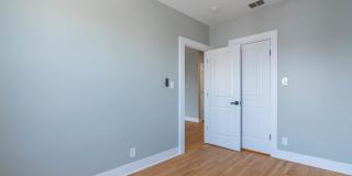 6239 N Western Avenue Gallery 18