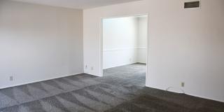 522 East Collins Gallery 14