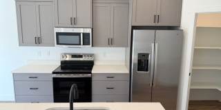 Newer Hurricane Heights Town Home Gallery 1