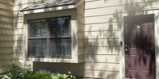 Great Townhome! Close to Campus! Gallery 1