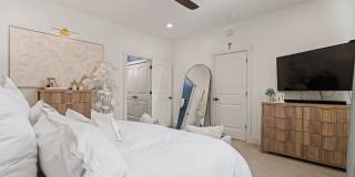 This luxurious townhouse on Cherry St. Gallery 27