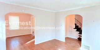 5747 Lakepointe Street Gallery 8