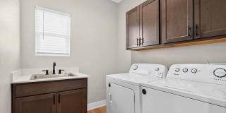 Charming 2BR Townhome in Indianapolis Gallery 24