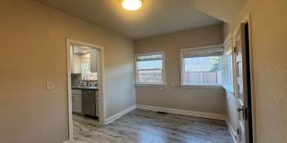 Huge 4 bedroom -A stones throw to PLU! Gallery 23