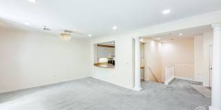 OC: Spacious 2BD/2.5BA Condo in Irvine with Resort-Style Amenities, Private Balcony & In-Unit Laundry & 2 Parking Spaces Gallery 7