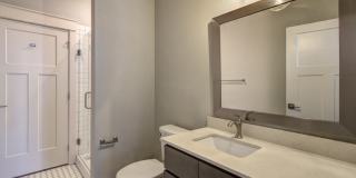 525 East Apartments Gallery 39