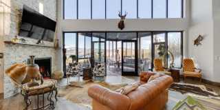 Stunning Luxury Mountain Home with Panoramic Views Gallery 1