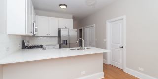 1840 N Saint Louis Avenue Gallery 10