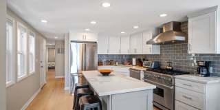 5 Bedroom + 4 Bathroom Home  | Ocean Opulence | Furnished Monthly Rental Gallery 7