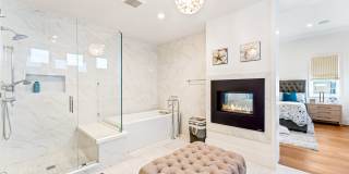 Gorgeous 3 bed 3.5 bathroom home available month to month in the highly desired city of Corona Del Mar. Gallery 36