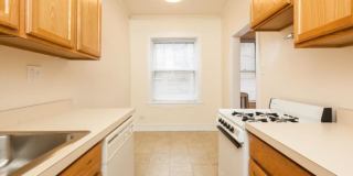 1533 North Western Gallery 1