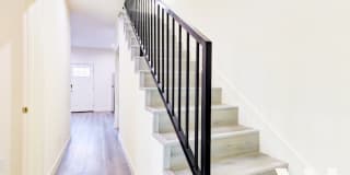 1030 West Apartments: Two, Four, & Five Bedrooms Near USC Campus! Gallery 22