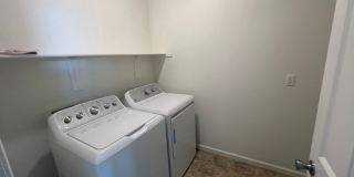 Stunning 3 bedroom, 3 bathroom home located in Visalia, CA. Gallery 19